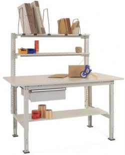 Komplett-Packtisch 1500x800 mm - mit Einzelschubfach, Zwischenboden und 2 Ablagekonsolen